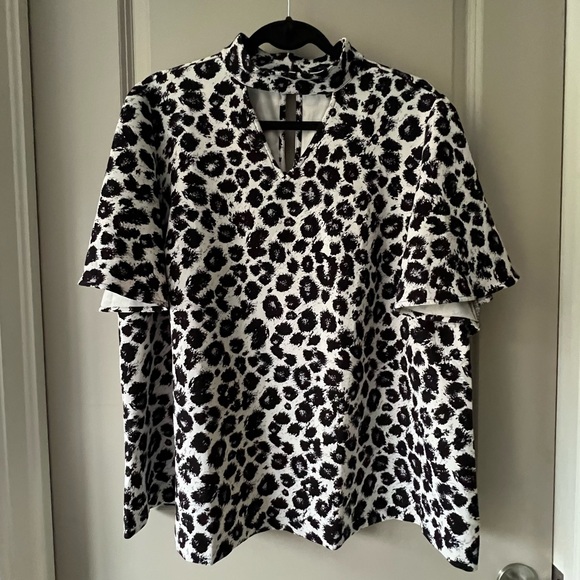 Lane Bryant Womens Leopard Print Top Blouse Short Sleeve Black White Size 16 - Picture 2 of 10
